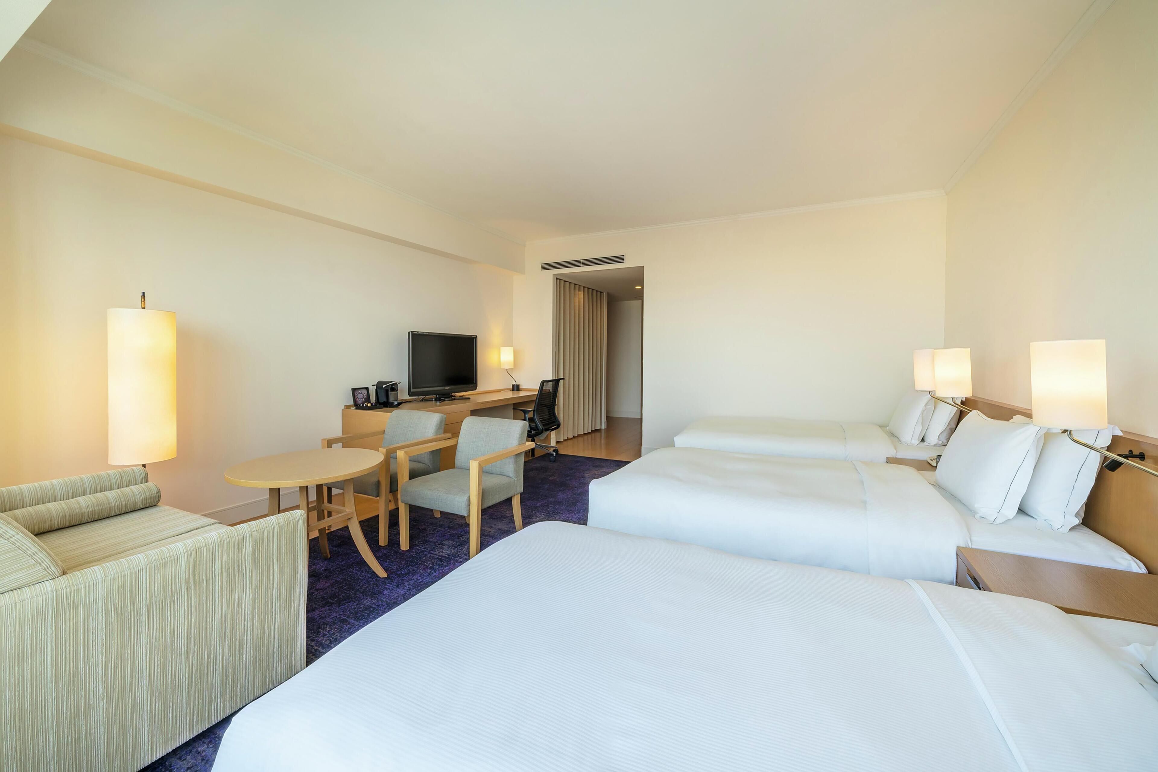 Executive Triple Deluxe | Living area