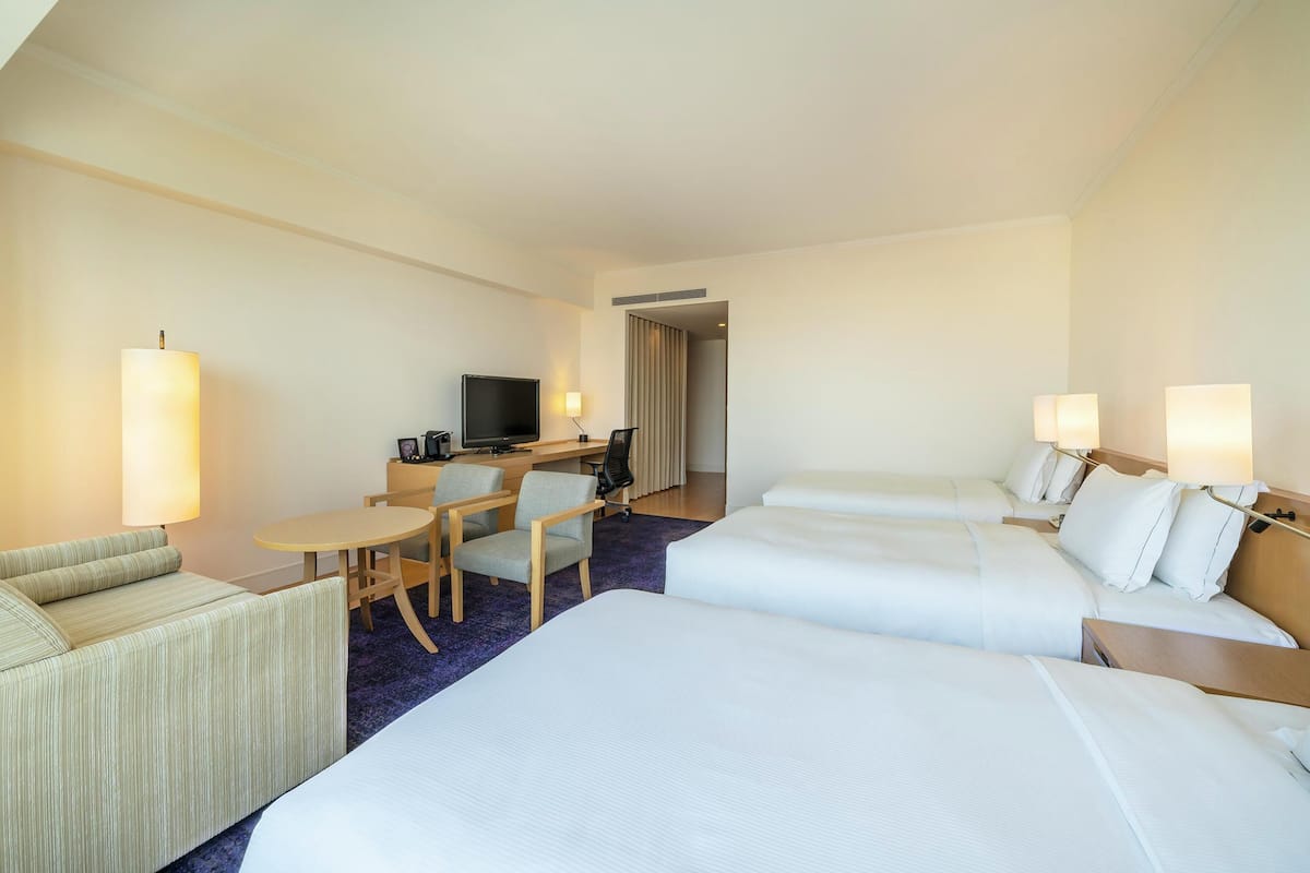 Executive Triple Deluxe | Living area