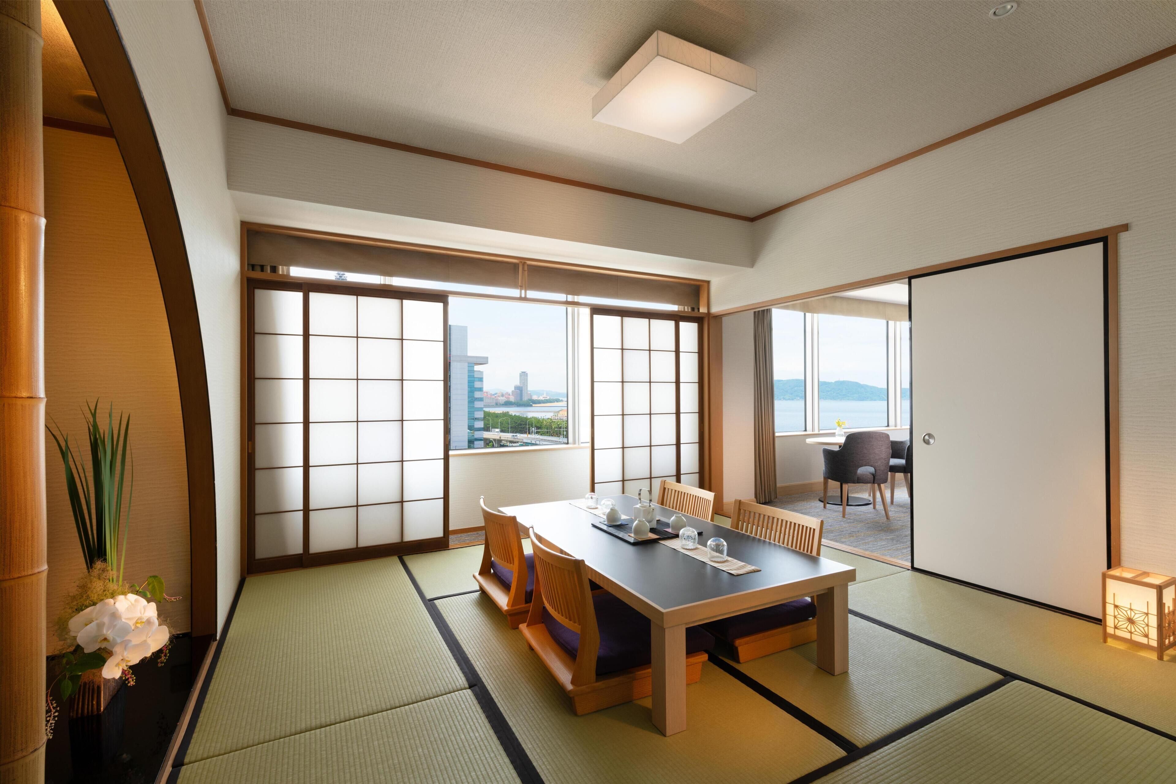 Japanese Wesuitern Suite