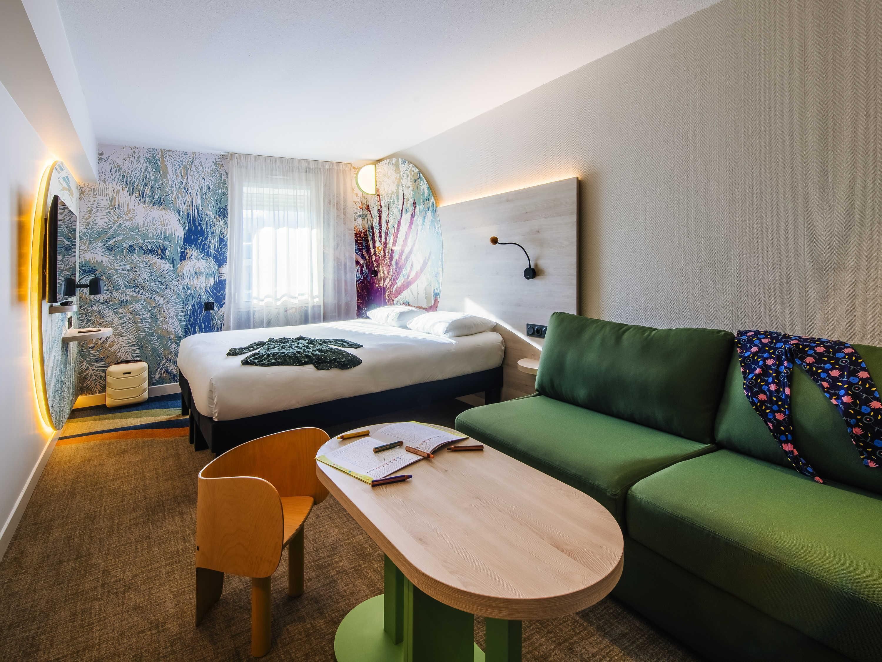 Standard Twin Room, Multiple Beds | Premium bedding, pillowtop beds, desk, blackout drapes