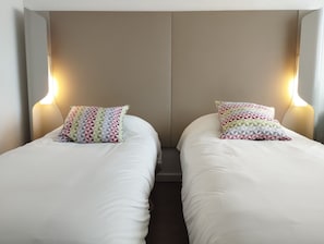Standard Room | Desk, laptop workspace, soundproofing, iron/ironing board - Noemys Arles (Arles)