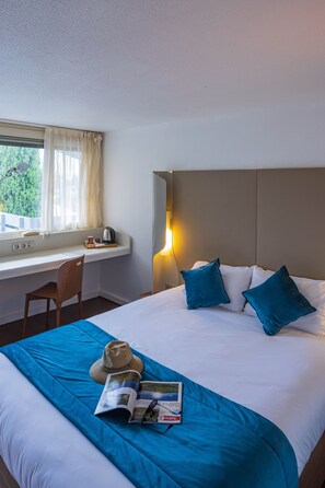 标准双人房 | 办公桌、笔记本电脑工作区、隔音、熨斗/熨板