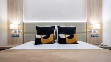 Standard Room, 1 Double Bed | Premium bedding, in-room safe, individually furnished, desk