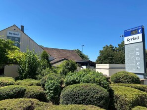 المنشأة من الخارج