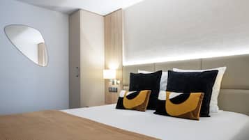 Standard Room, 1 Double Bed | Premium bedding, in-room safe, individually furnished, desk