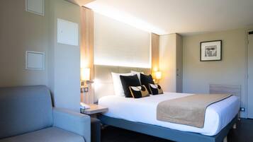 Standard Room, Multiple Beds | Premium bedding, in-room safe, individually furnished, desk