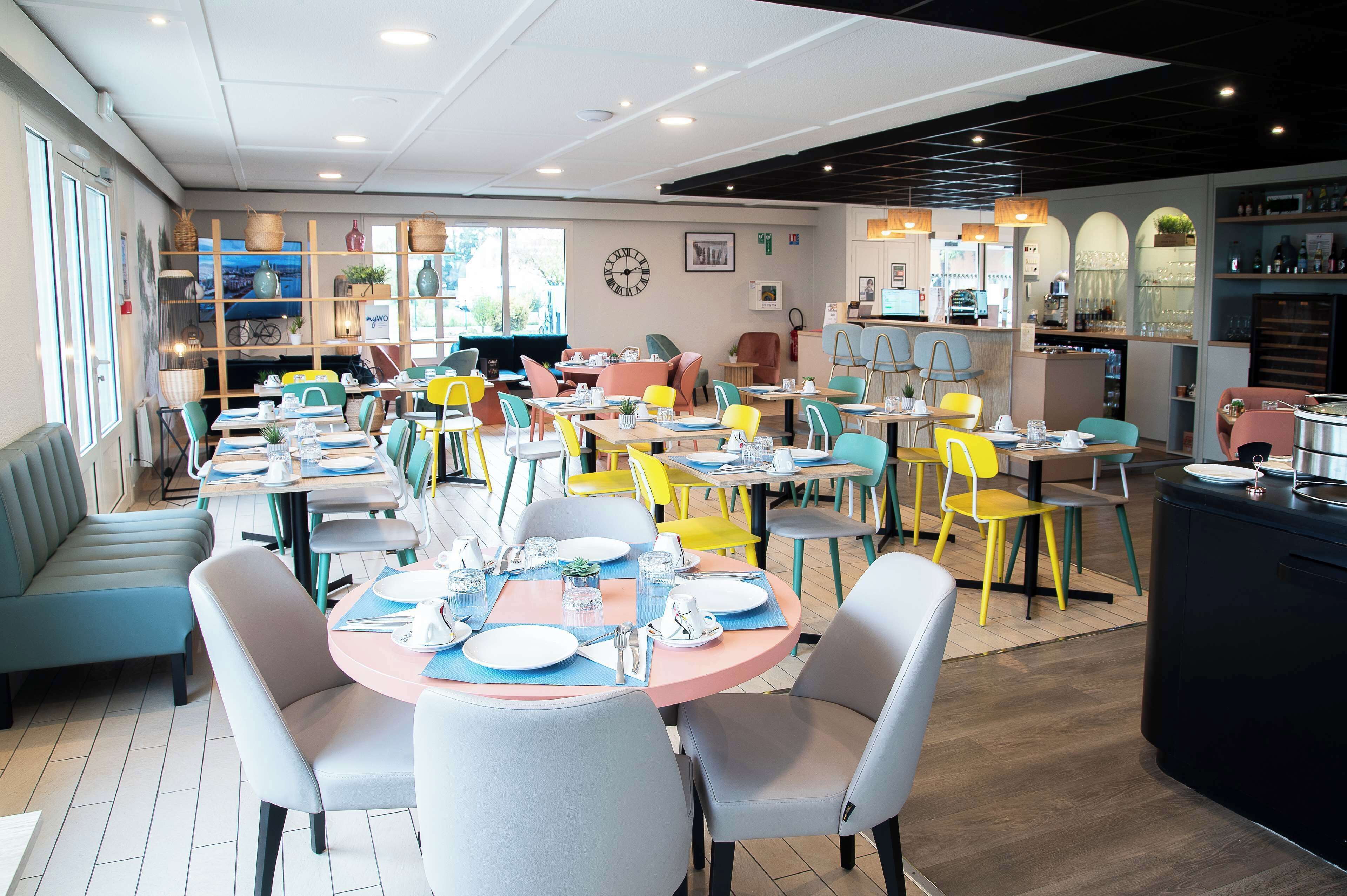 Daily buffet breakfast (EUR 13 per person)