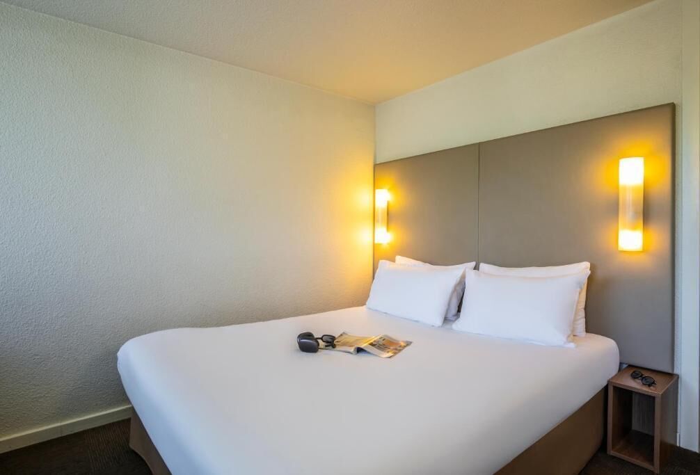 standard room, 1 double bed | premium bedding, individually furnished, desk, blackout curtains