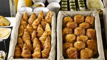 Desayuno buffet todos los días (con cargo)