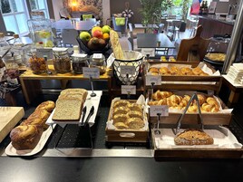 Desayuno para llevar diario (EUR 13.90 por persona)