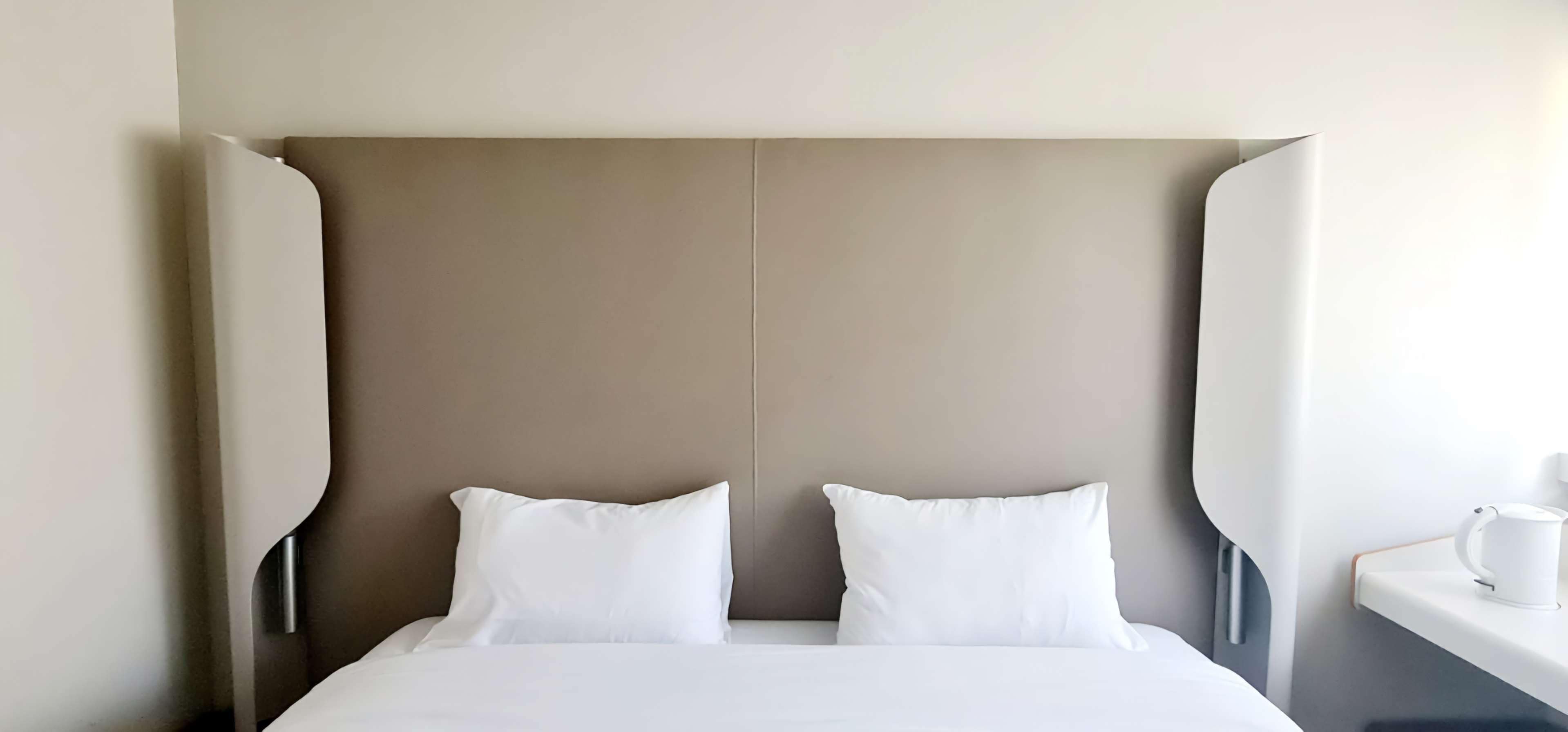 Sängtillbehör av högsta kvalitet, skrivbord, gratis wi-fi och sängkläder