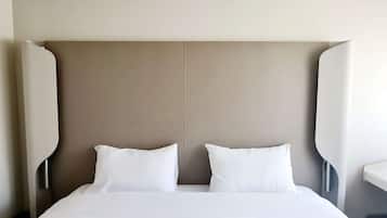 Ropa de cama de alta calidad, escritorio, wifi gratis y ropa de cama