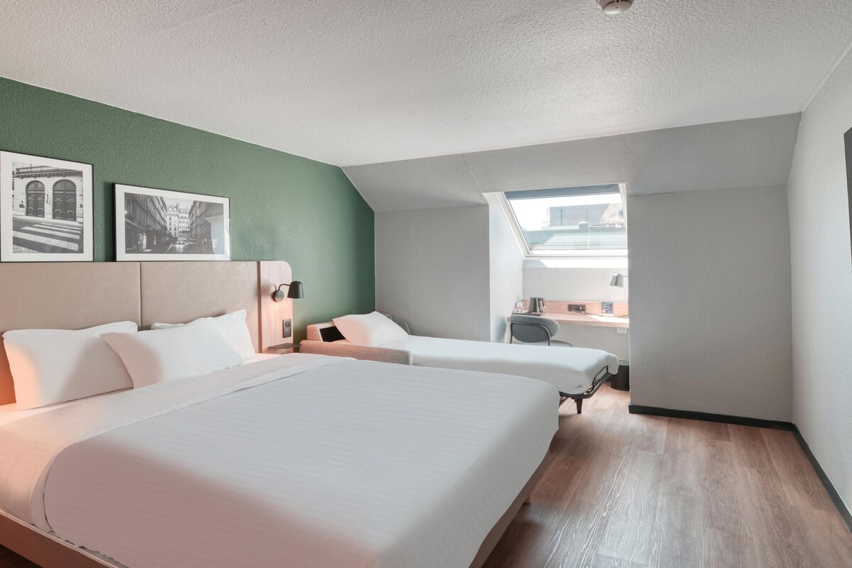 Superior Room, 1 King Bed with Sofa bed | Desk, blackout curtains, iron/ironing board (on request)