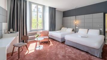 Family Room, 2 Queen Beds, Non Smoking | In-room safe, individually furnished, desk, blackout curtains