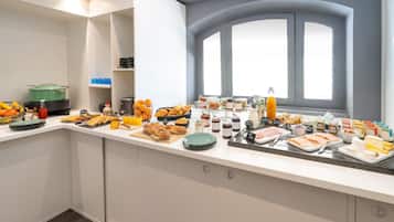Desayuno buffet todos los días (con cargo)