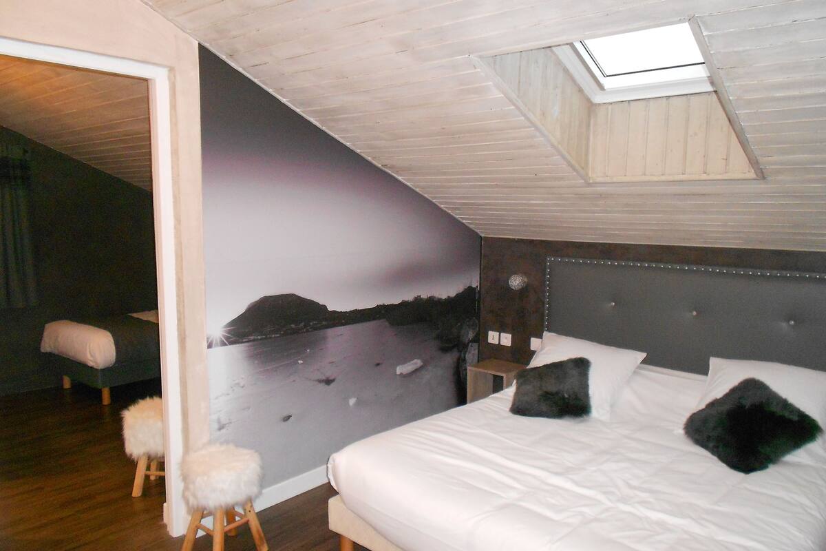 desk, laptop workspace, blackout curtains, soundproofing