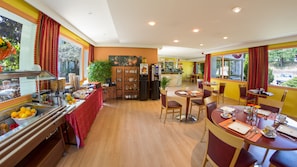 Daily buffet breakfast (EUR 11 per person)