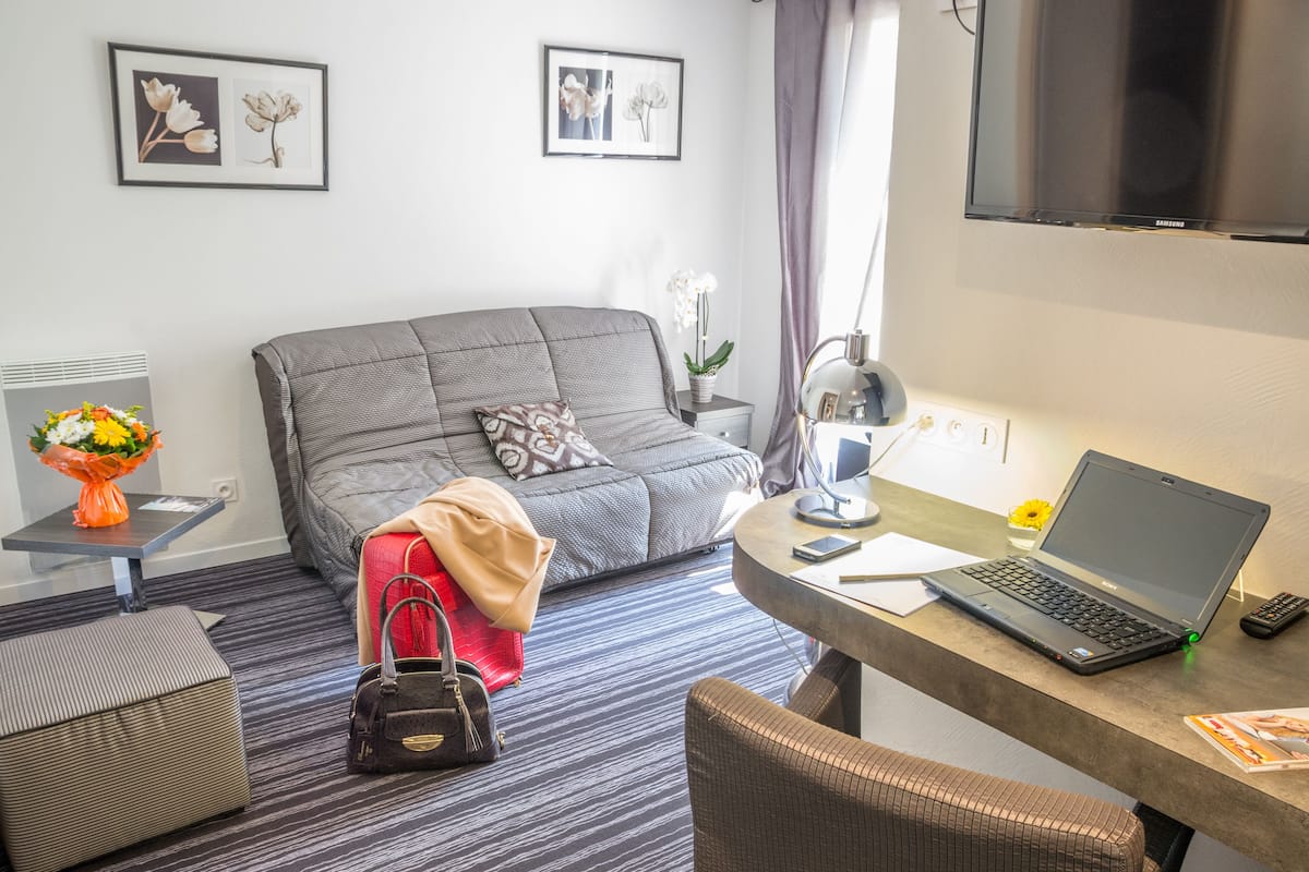 double room | desk, laptop workspace, blackout curtains, soundproofing
