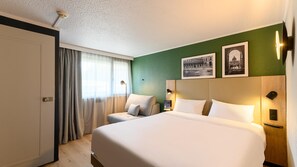 Standaard kamer, 1 queensize bed met slaapbank | Luxe beddengoed, verduisterende gordijnen, een strijkplank/strijkijzer