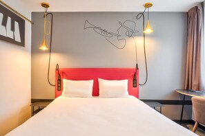 标准房, 1 张双人床 | 1 多间卧室、高档床上用品、办公桌、遮光窗帘