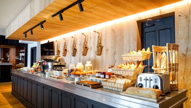 Frokostbuffé hver dag (mot et tillegg)