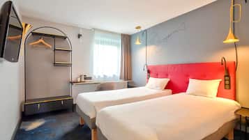 Standard Room, 2 Twin Beds | 1 bedroom, premium bedding, desk, blackout drapes