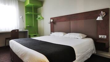 Standard Room, 1 Double Bed | Desk, blackout drapes, iron/ironing board, free cribs/infant beds