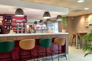 Bar (on property) - Campanile NATURE - Villennes sur Seine Poissy (Villennes-sur-Seine)