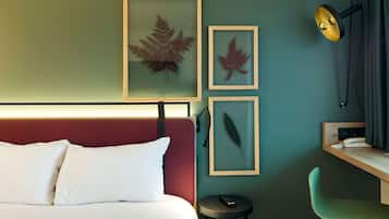 Habitación superior, 1 cama Queen size | Ropa de cama de alta calidad, escritorio y cortinas blackout