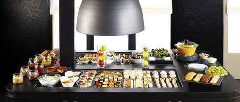 Lunch and dinner served, French cuisine