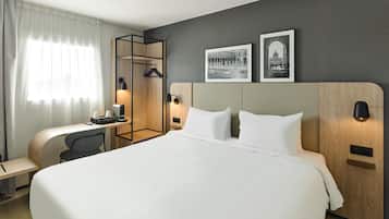 Ropa de cama de alta calidad, escritorio y cortinas blackout