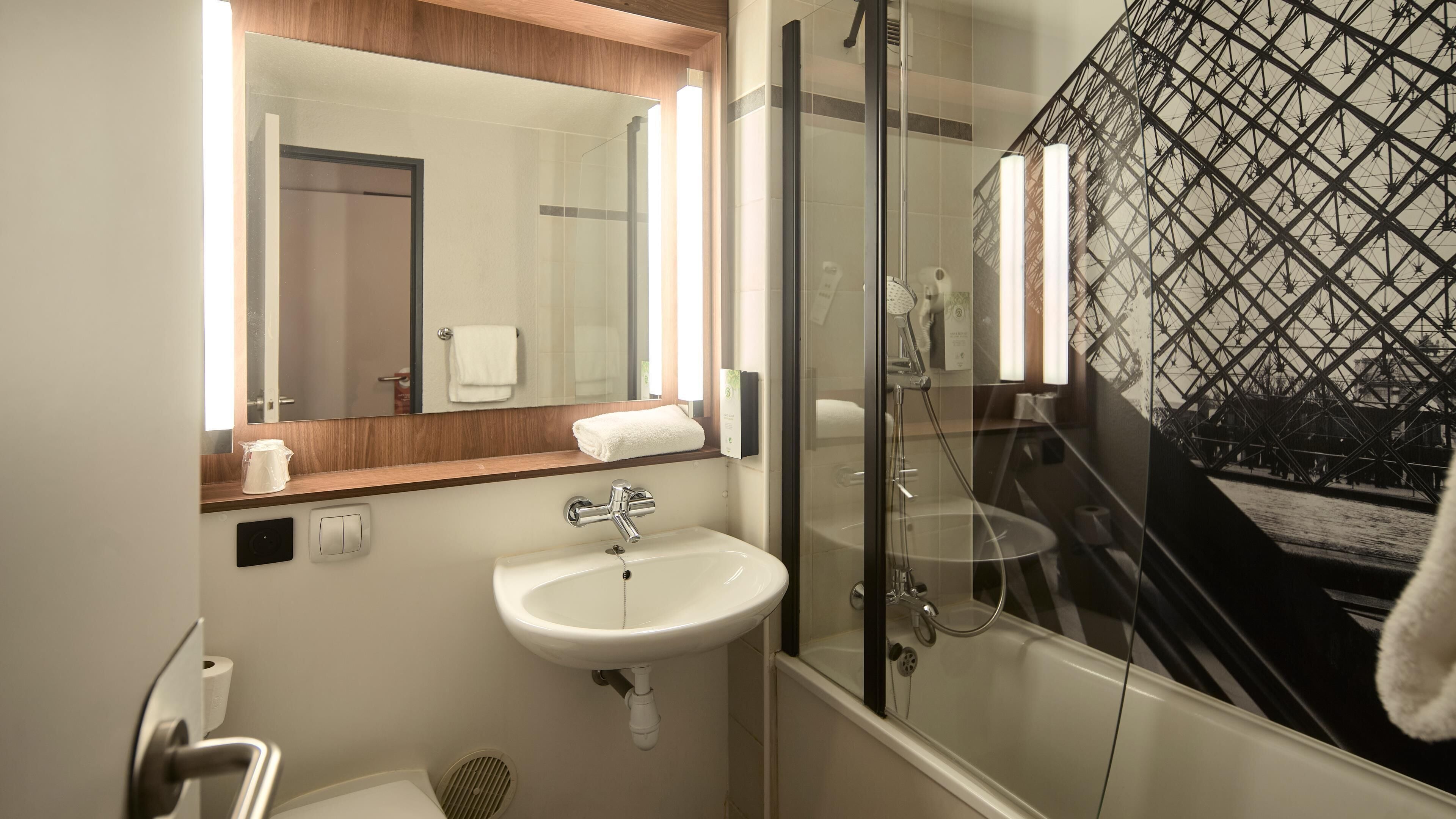 Foto - Campanile Saint-Quentin-En-Yvelines