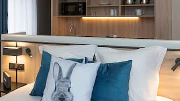 Studio, 1 queensize bed, bad (Kitchenette) | Luxe beddengoed, individueel gedecoreerd, individueel gemeubileerd