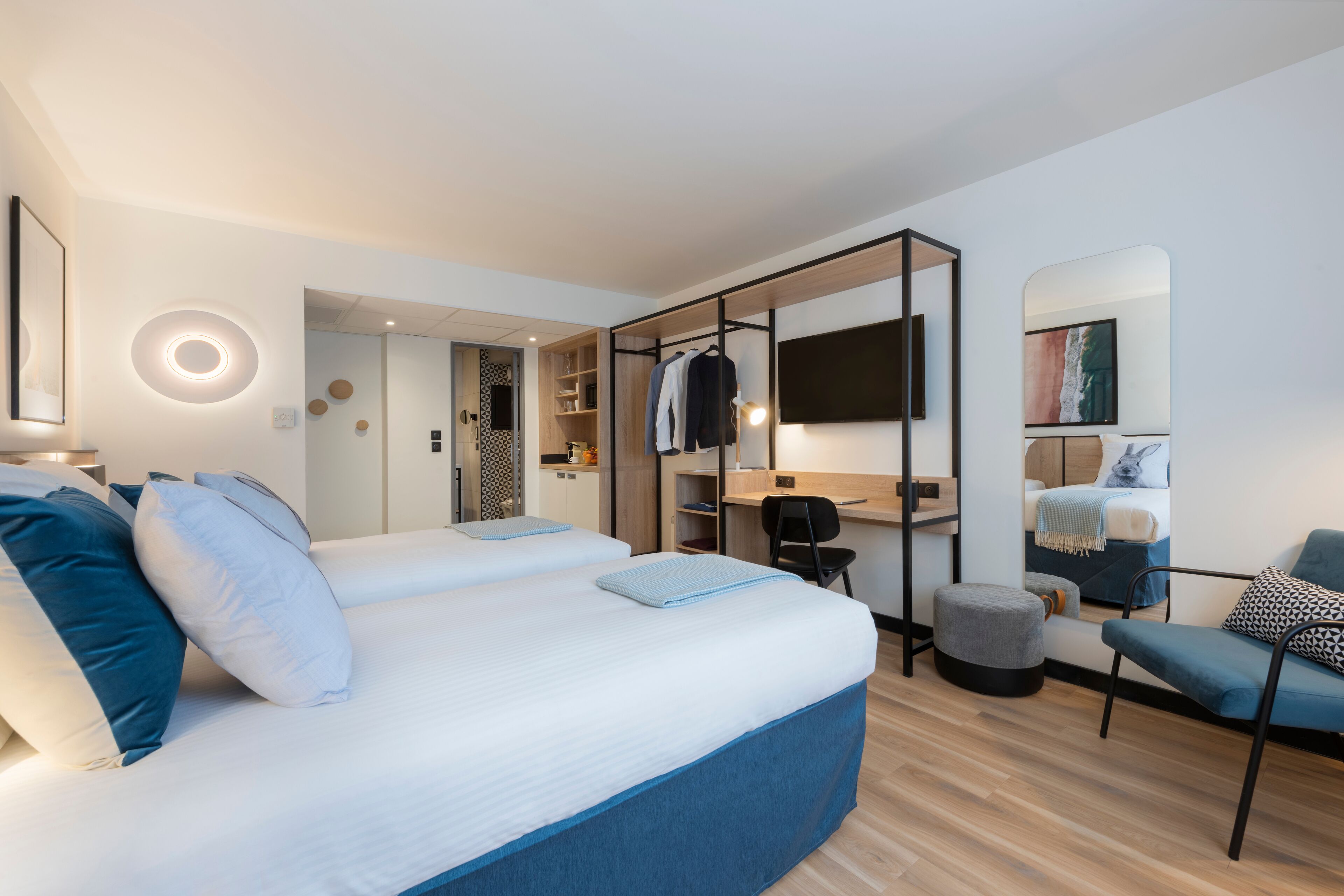 standard room, 2 single beds, bathtub (kitchenette) | premium bedding, individually decorated, individually furnished, desk