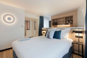Estudio, 1 cama de matrimonio, bañera (Kitchenette) | Ropa de cama de alta calidad y decoración individual