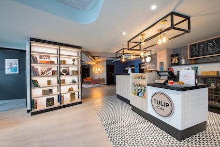 Reception. Tulip Residences Joinville-Le-Pont