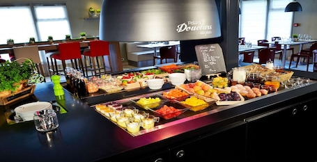 Breakfast, lunch, dinner served; French cuisine