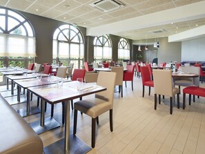 아침 식사, 점심 식사, 저녁 식사 제공, 프랑스 요리