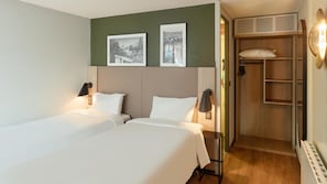 Chambre Standard, 2 lits une place | Literie de qualité supérieure, bureau, rideaux occultants