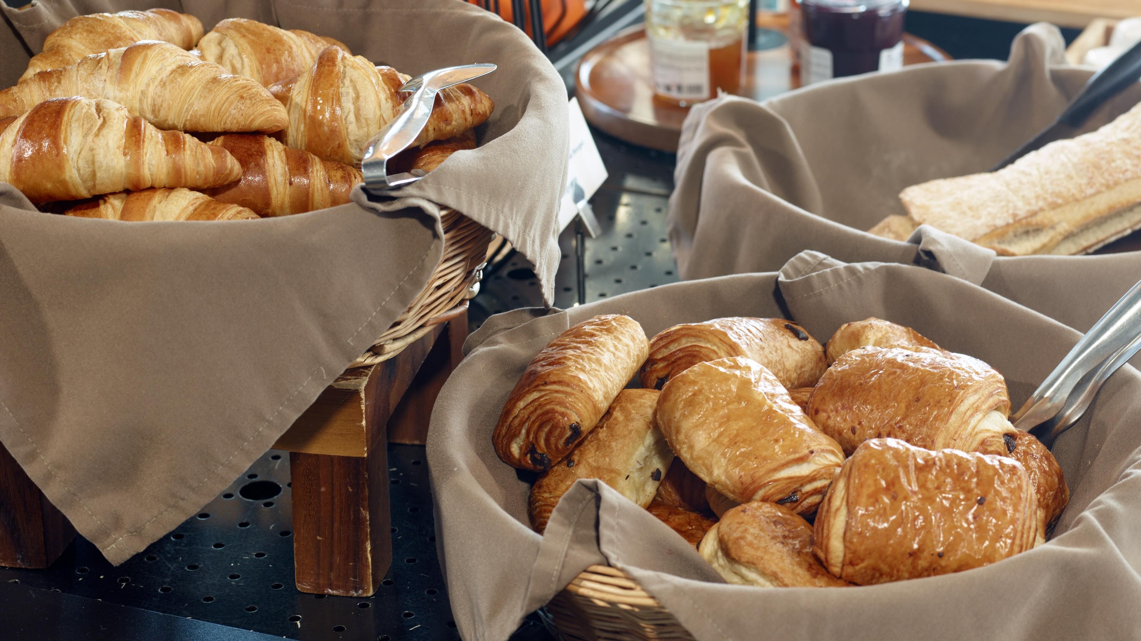 Frokostbuffé hver dag (EUR 13.9 per person)