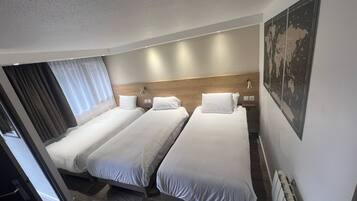 Muebles diferentes, escritorio y sistema de insonorización