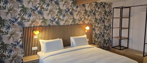 Muebles diferentes, escritorio y insonorización