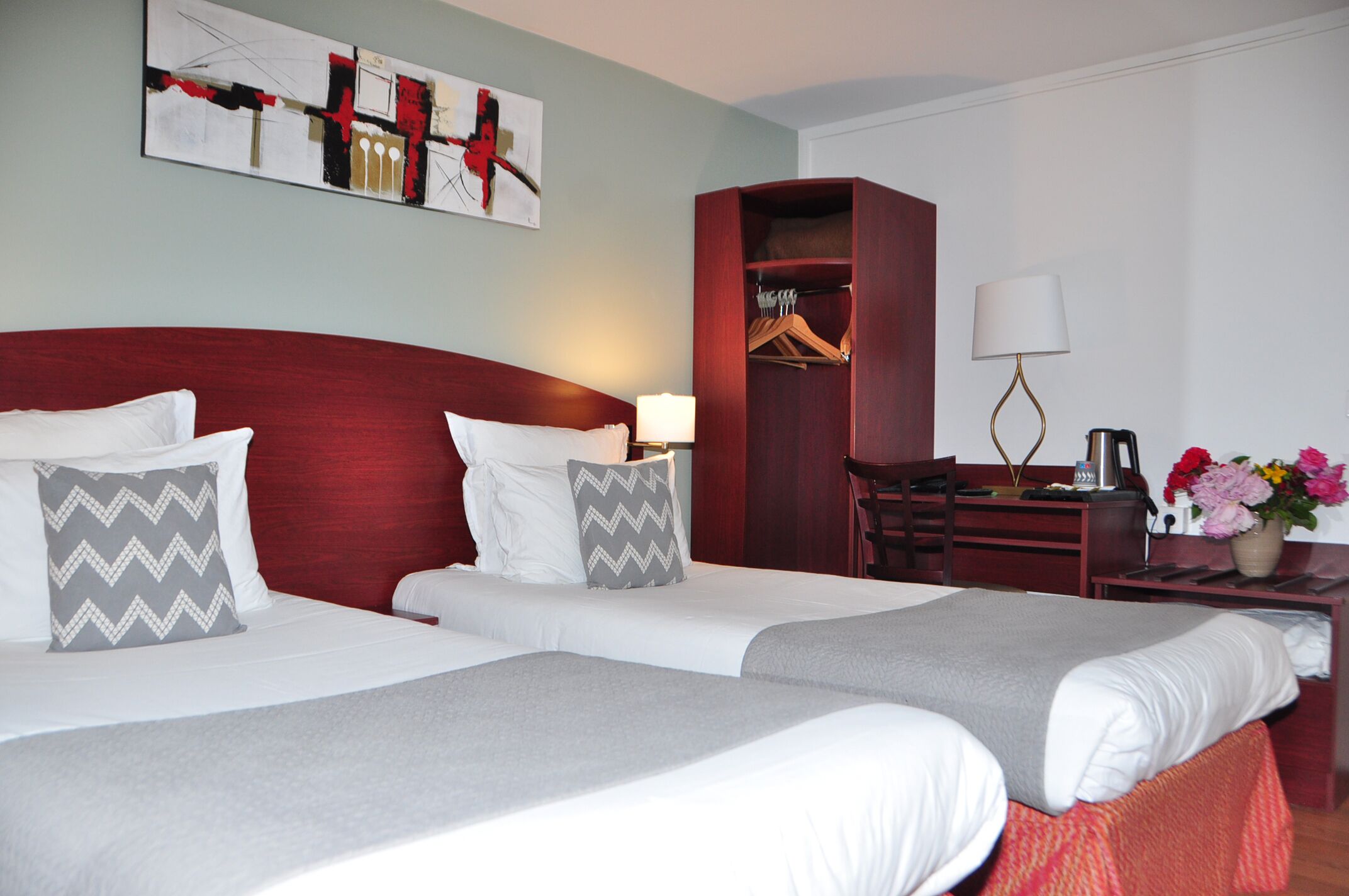 Twin Room | In-room safe, desk, free WiFi, bed sheets