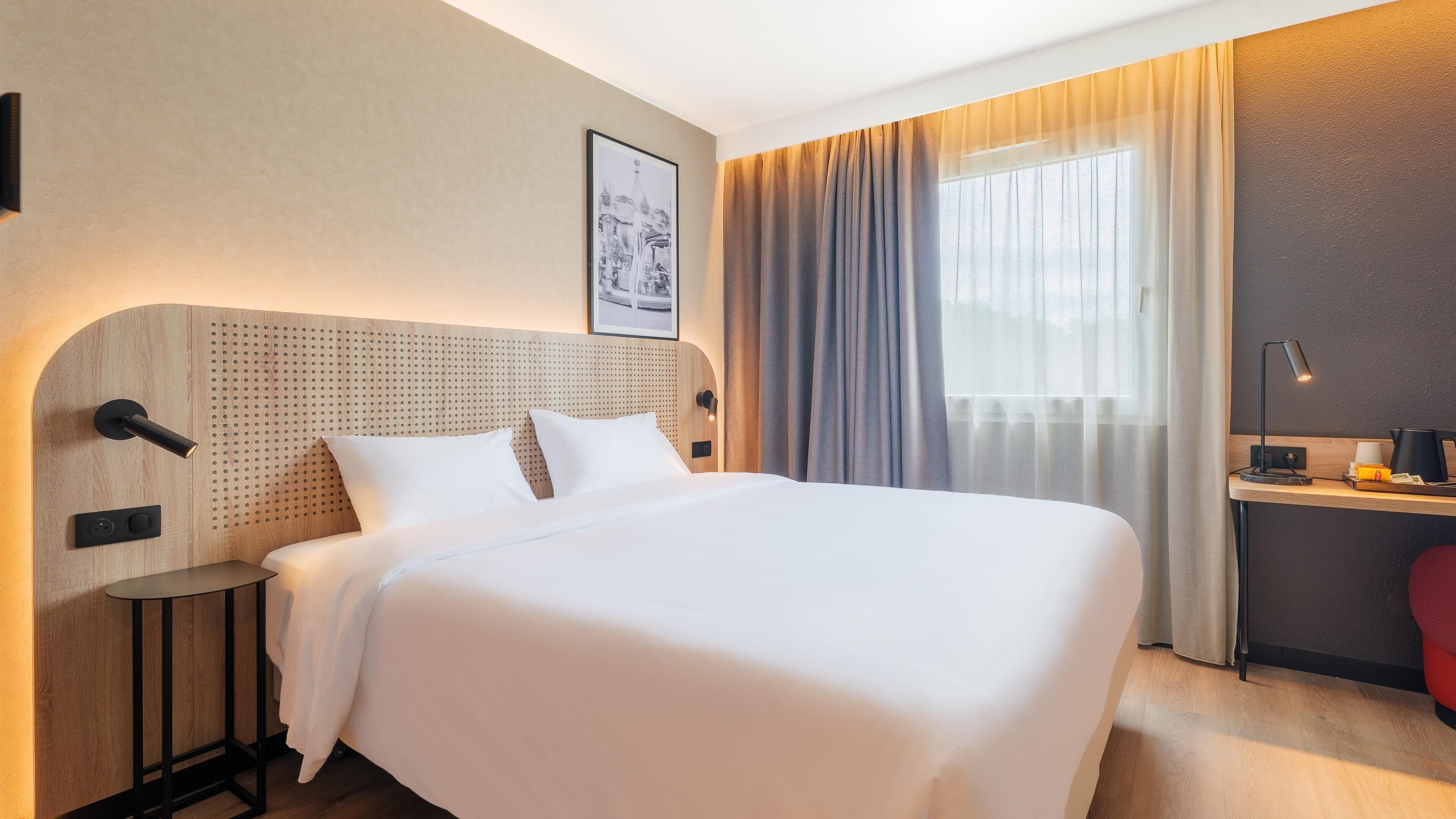 Standard Room, Multiple Beds | Premium bedding, in-room safe, desk, blackout curtains
