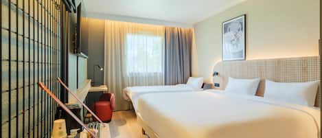 Standard Room, 1 Queen Bed with Sofa bed | Premium bedding, in-room safe, desk, blackout drapes