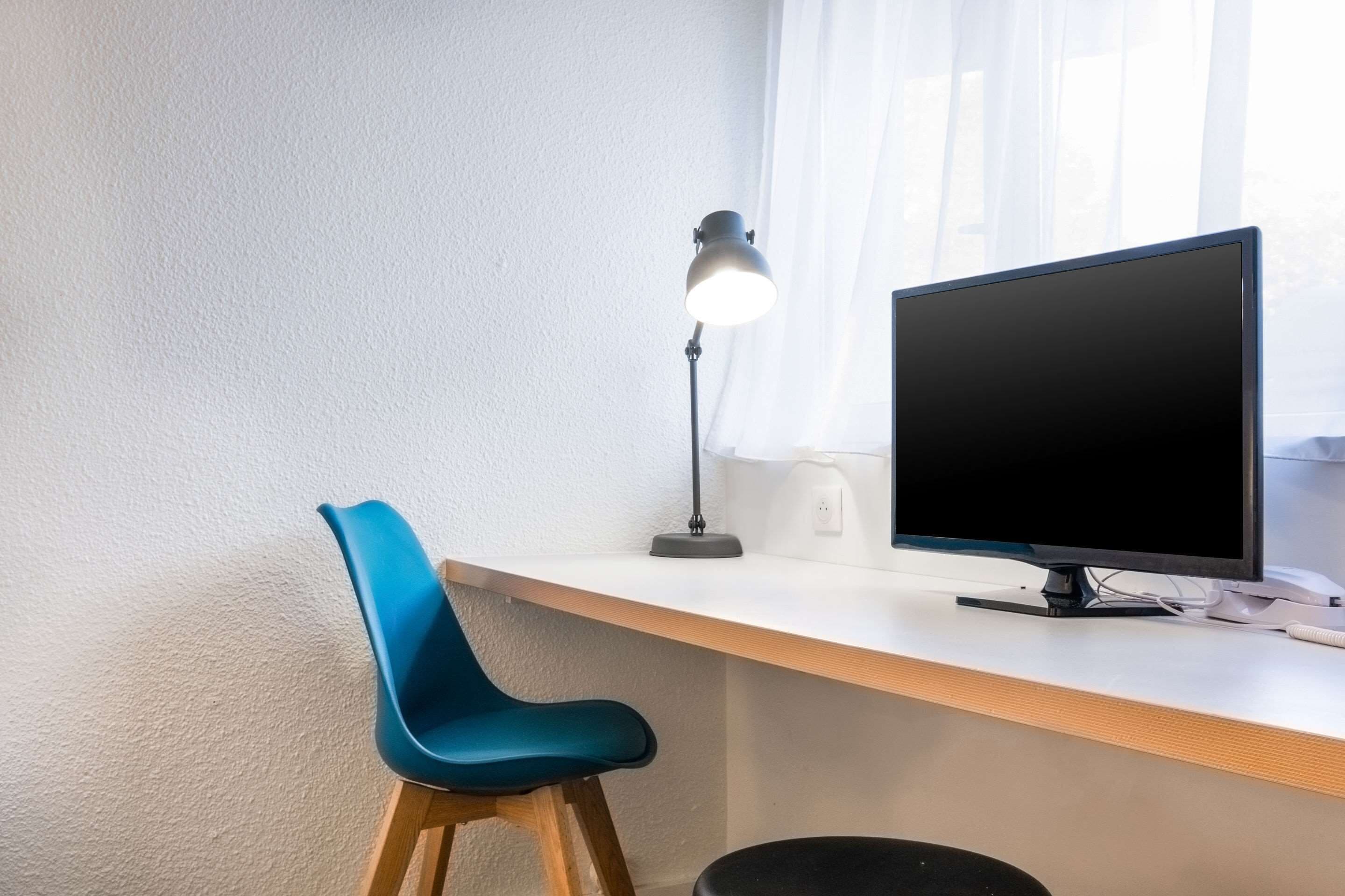 standard room, 2 single beds, non smoking | desk, free wired internet, bed sheets