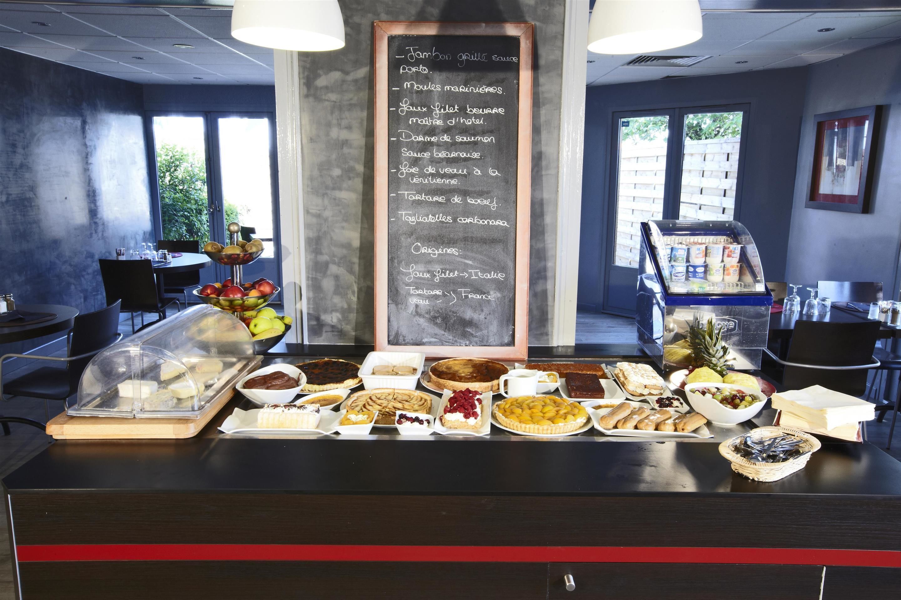 lunch and dinner served