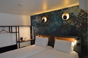 Safe på rommet, skrivebord, lydisolert og wi-fi (inkludert)