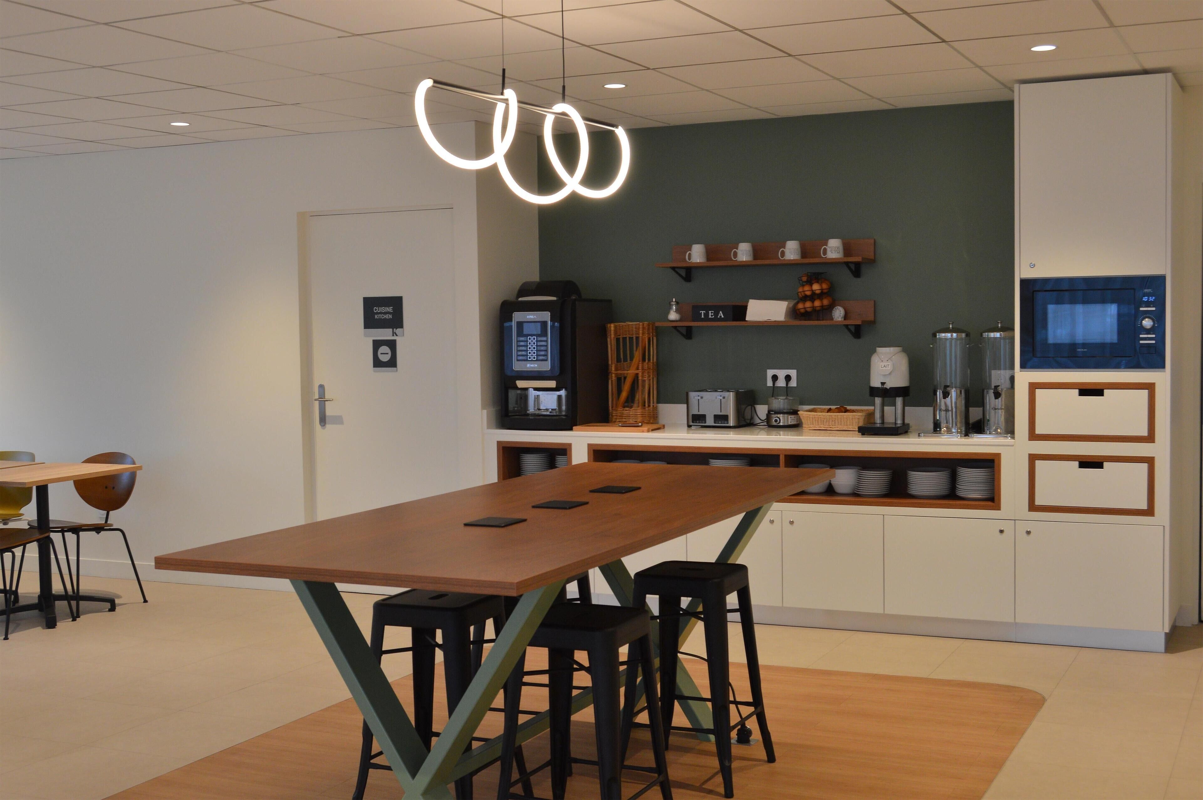 Tägliches Frühstücksbuffet (12.90 EUR pro Person)