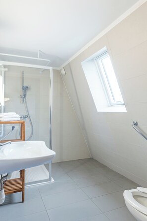 Superior Room, 1 Double Bed | Bathroom